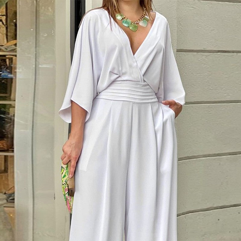 Elegant V-neck jumpsuit with wide legs for women💫